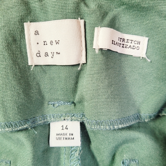 A NEW DAY Stretch High Rise Taper Ankle Tie Front Pant In Olive Size 14 - Picture 4 of 13